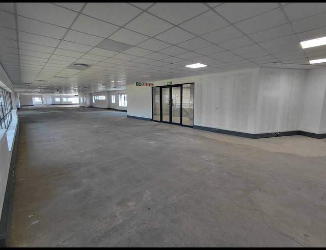 3,688M² OFFICE TO LET IN VORNA VALLEY